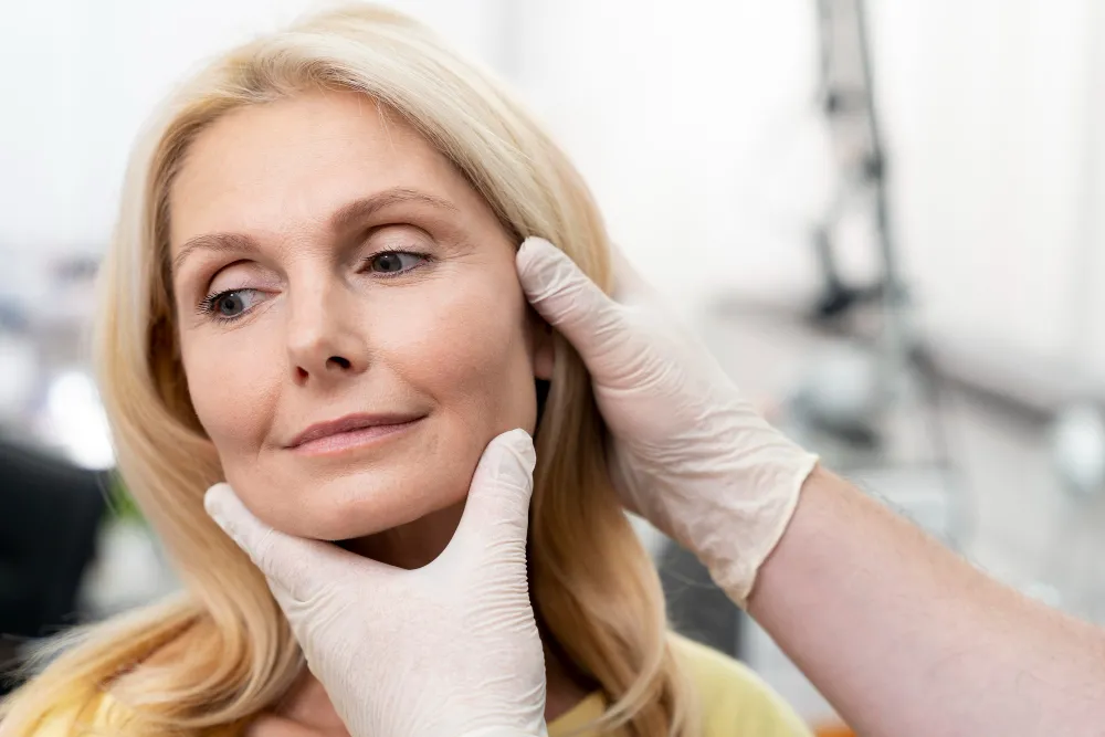 AccuTite: cómo refrescar la mirada sin cirugía de párpados Sculptra y radiesses bioestimulador